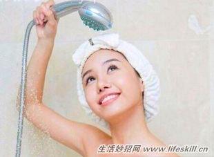 冷天洗澡不冷的小技巧 
