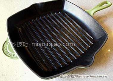 铸铁锅怎样清洗更合适？ 