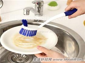 自制清洁剂，安全清洗厨房用具 
