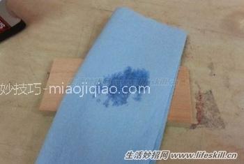 木制家具上的碰撞凹痕巧修复