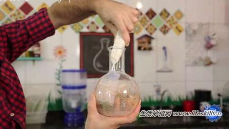 巧对容器内部及窗外面的玻璃进行清洁 