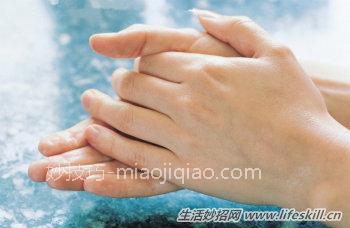 冬天搓手好处多！可促进血液循环防冻疮 