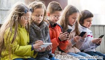 不要再给孩子玩手机了，2年时间就会造成眼睛病变！ 