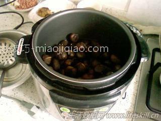 这样煮板栗，好吃易剥又不伤手！