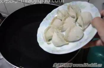 冷水煮冻饺子弹性好 