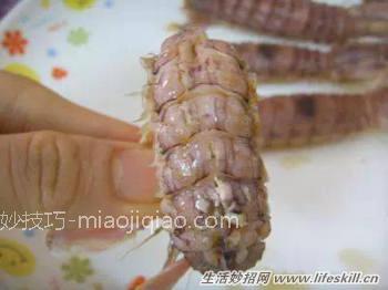 吃虾不用愁，快速剥虾壳小秘诀！