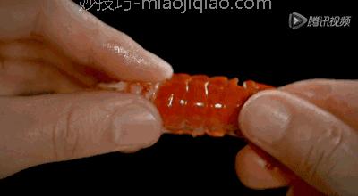 吃虾不用愁，快速剥虾壳小秘诀！