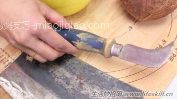 打开椰子的小方法