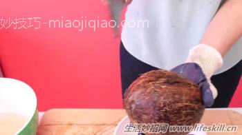 打开椰子的小方法