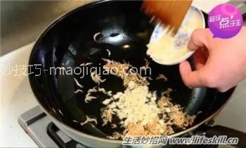 怎样炒韭菜既不出水又能入味？