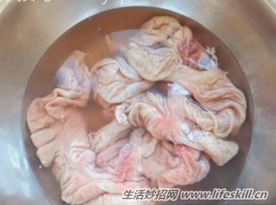 怎样清洗肥肠？ 