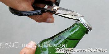 快速开啤酒瓶盖的方法小集锦 