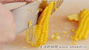 巧剥玉米粒不求人 