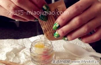 自制唇部磨砂膏