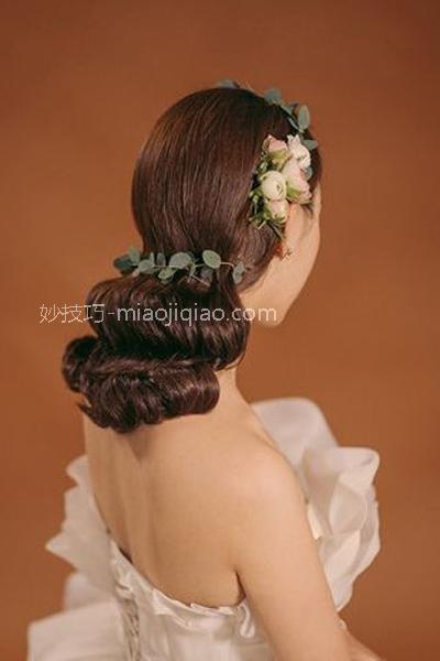 森系唯美新娘造型图片 婚礼也要生机勃勃