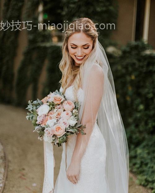 适合带头纱的新娘发型有哪些 新娘头纱发型盘点