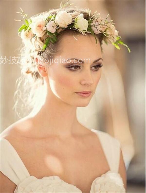 鲜花头饰新娘造型图片 让你有个小清晰的婚礼