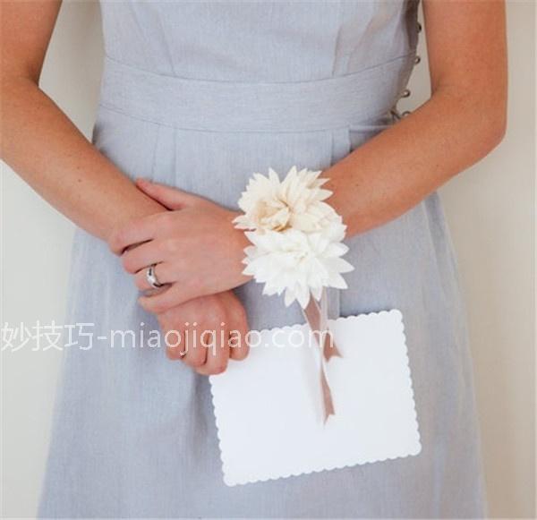 唯美伴娘手腕花图片 与新娘手腕花相呼应