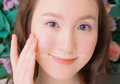 学习萝莉新娘妆画法 打造梦幻樱花新娘