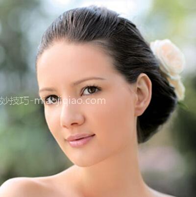 适合户外婚礼的新娘发型图片 与婚礼完美搭配