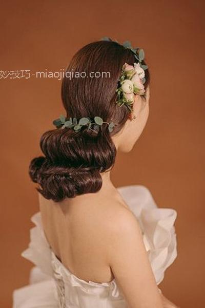 森系唯美新娘造型图片 婚礼也要生机勃勃