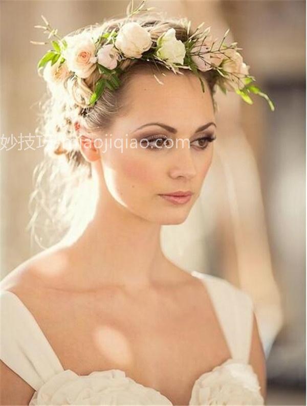 鲜花头饰新娘造型图片 让你有个小清晰的婚礼